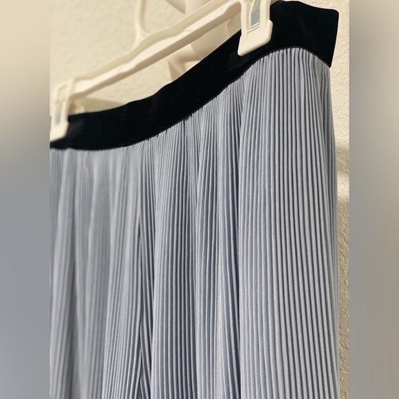 Zara Basic Pleated Palazzo Pants - Picture 6 of 6